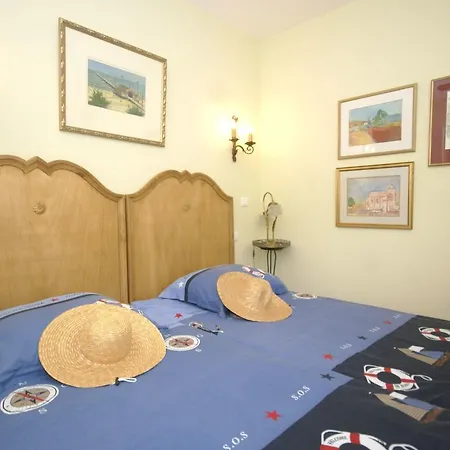 펜션 Holiday 카발레르쉬르메르